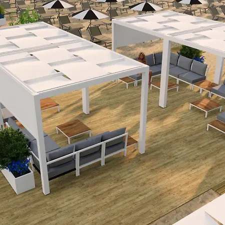 Life 4 Superior Hotel