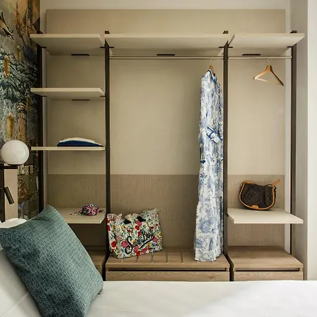 Life 4 Superior Hotel 4*