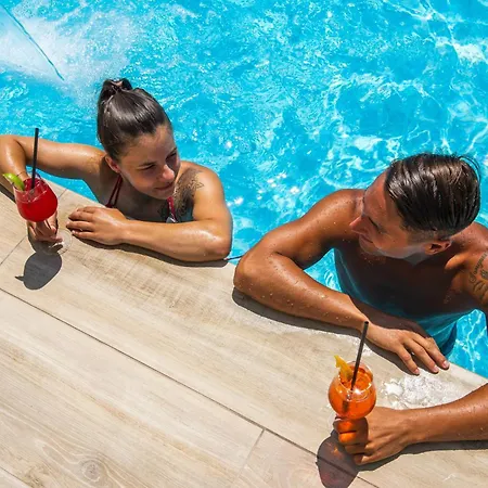 Hotel Life 4 Superior 4*