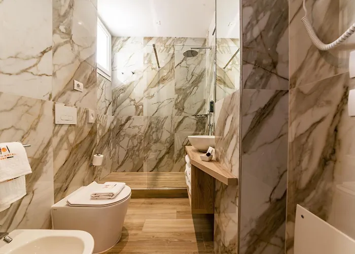 Life 4 Superior Hotel 4*