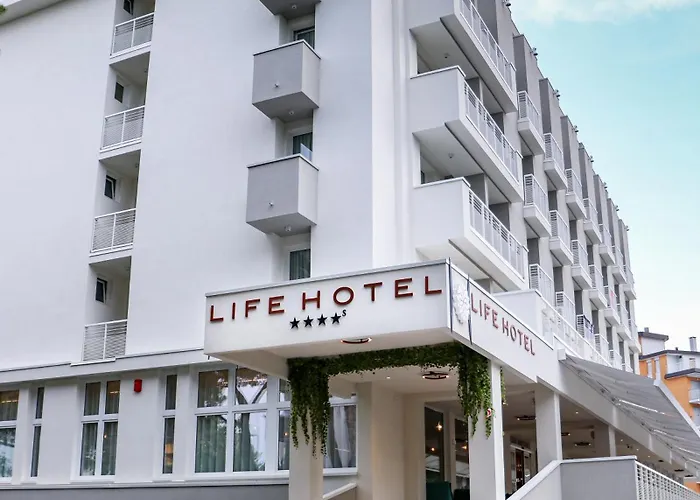 Life 4 Superior Ξενοδοχείο 4*