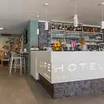 Life 4 Superior Отель