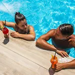 Отель Life 4 Superior 4*