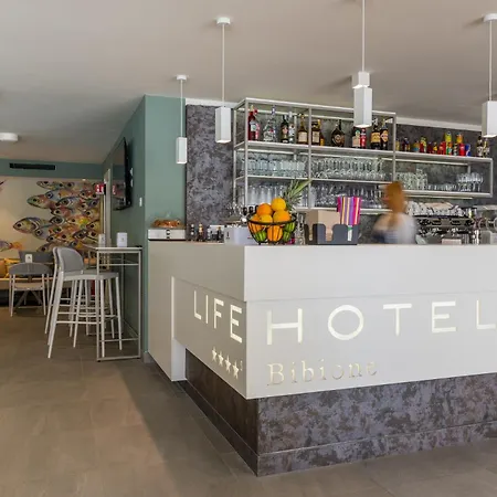 Life 4 Superior Hotel