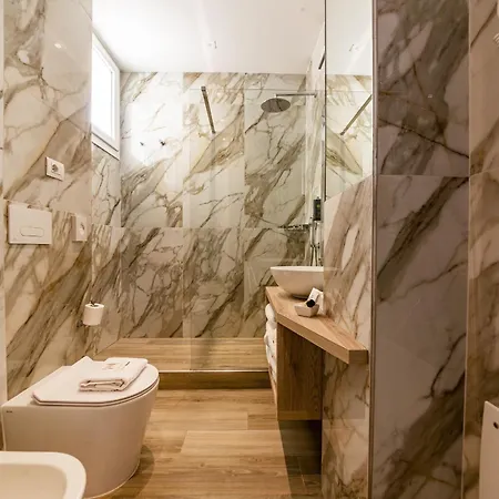 Life 4 Superior Готель 4*