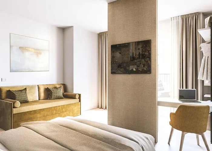 Life 4 Superior Hotel