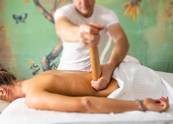 Life 4 Superior فندق بيبيوني