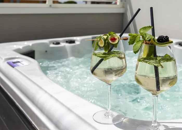 Life 4 Superior فندق