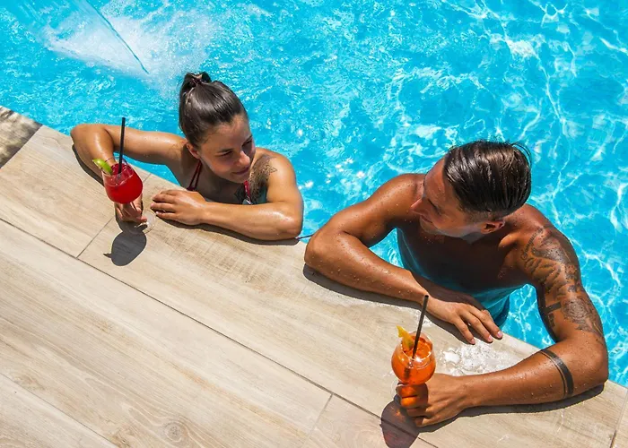 فندق Life 4 Superior 4*