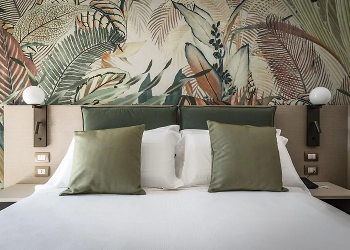 Life 4 Superior Hotel 4*